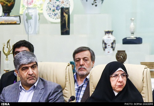 نشست معاون اول رئیس جمهوری و مدیران ارشد نفت