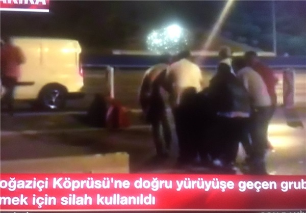 کودتای نظامی در ترکیه/ فرودگاه آتاتورک و تلویزیون دولتی در تسخیر نیروهای کودتا/ تجمع مردم علیه کودتاگران