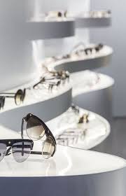 فروش غیر قانونی عینک در واحدهای چشم پزشکی