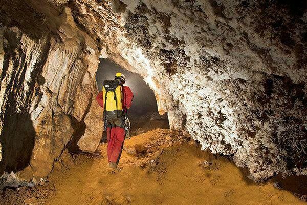 فعالیت‌های معدنی در محدوده غار سلغون ندوشن ممنوع شد