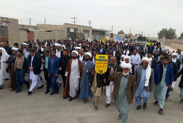 شکوه همدلی شیعه و سنی سیستان و بلوچستان در راهپیمایی 22 بهمن