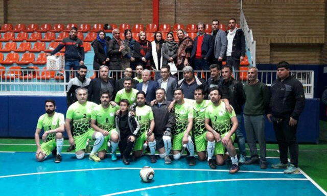 پروین: مربی ایرانی برای تیم ملی بیاورند/ بازیکنان پرسپولیس نباید سمت داور بروند