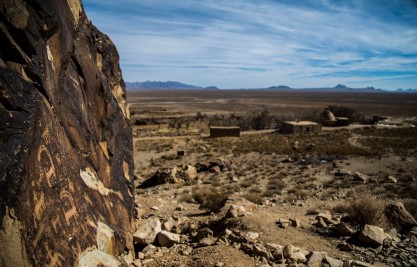 سنگ نگاره های ۱۲ هزار ساله یزد