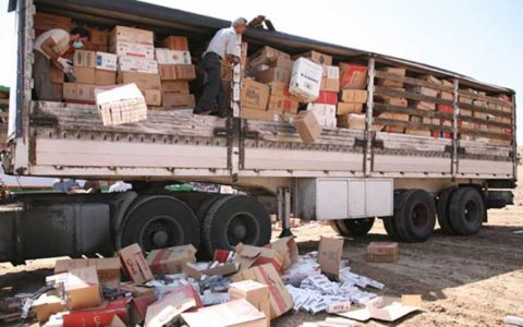 بیش از 2300 کامیون قاچاق از مبادی رسمی وارد کشور می شود