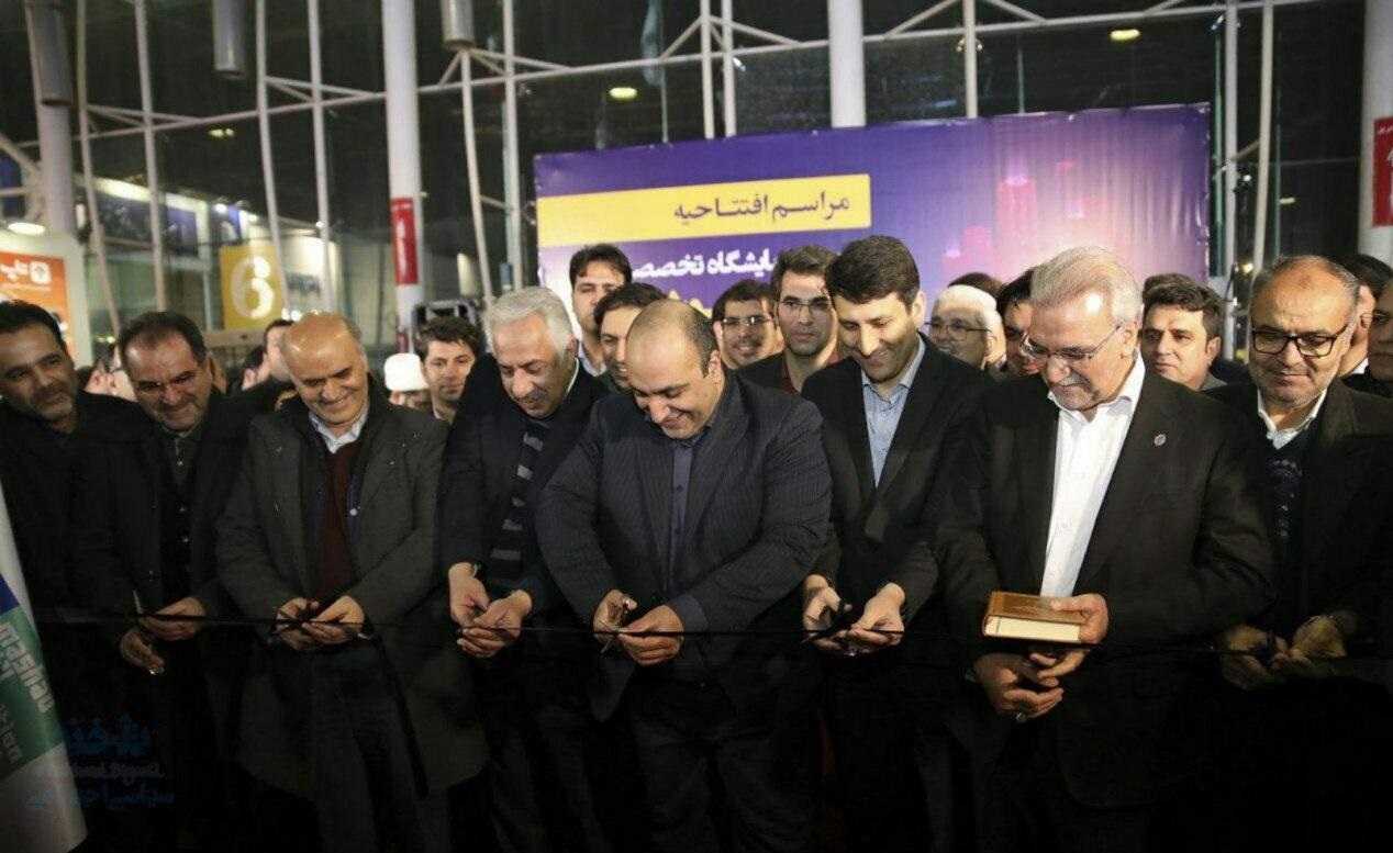عجیب‌ترین مراسم افتتاحیه در ایران؛ یک روبان و ده تا قیچی!