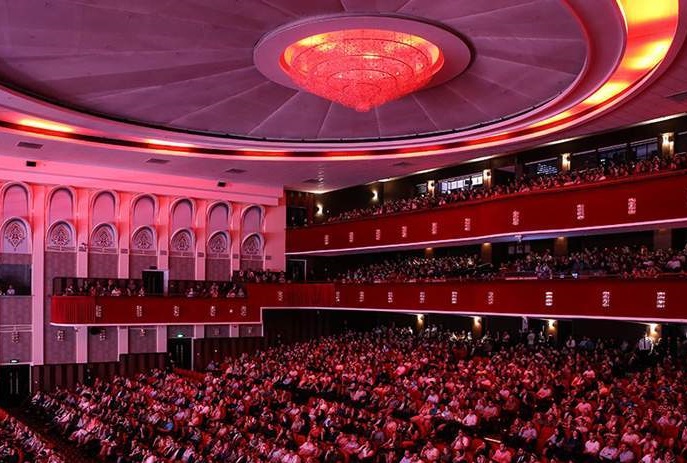 تئاتر‌های لاکچری محفلی برای دورهمی بچه پولدار‌ها