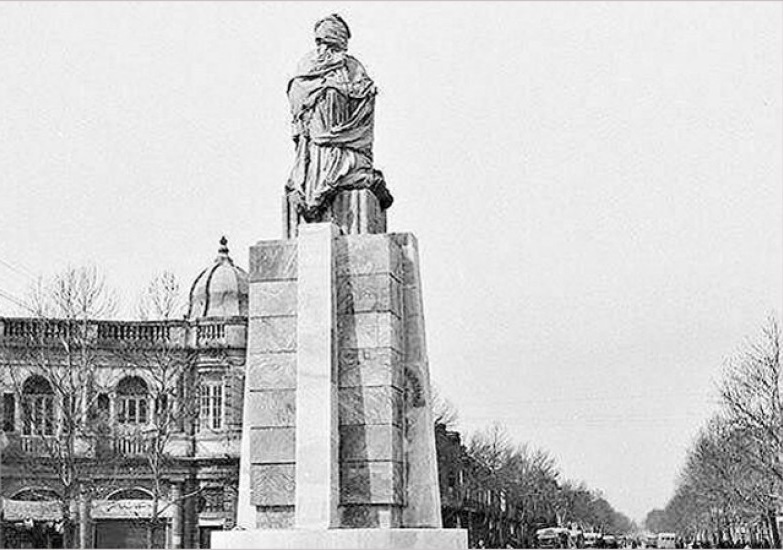 مجسمه «ملک‌المتکلمین» ۲۵ سال پیش گم شده است