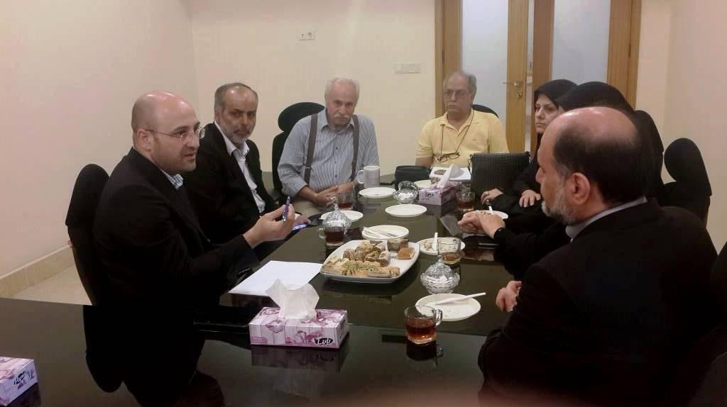 رفتارهای سیاسی خانه هنرمندان در بزنگاه های انتخاباتی رفتارهای سیاسی خانه هنرمندان در بزنگاه های انتخاباتی