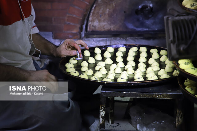 پخت نان برنجی در کرمانشاه