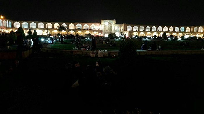 میدان نقش جهان اصفهان در شرایط کرونایی