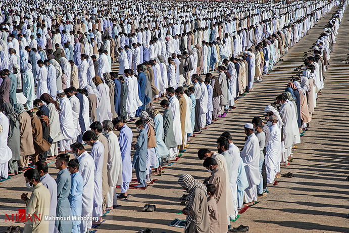 نماز عیدقربان اهل سنت در زاهدان + تصاویر