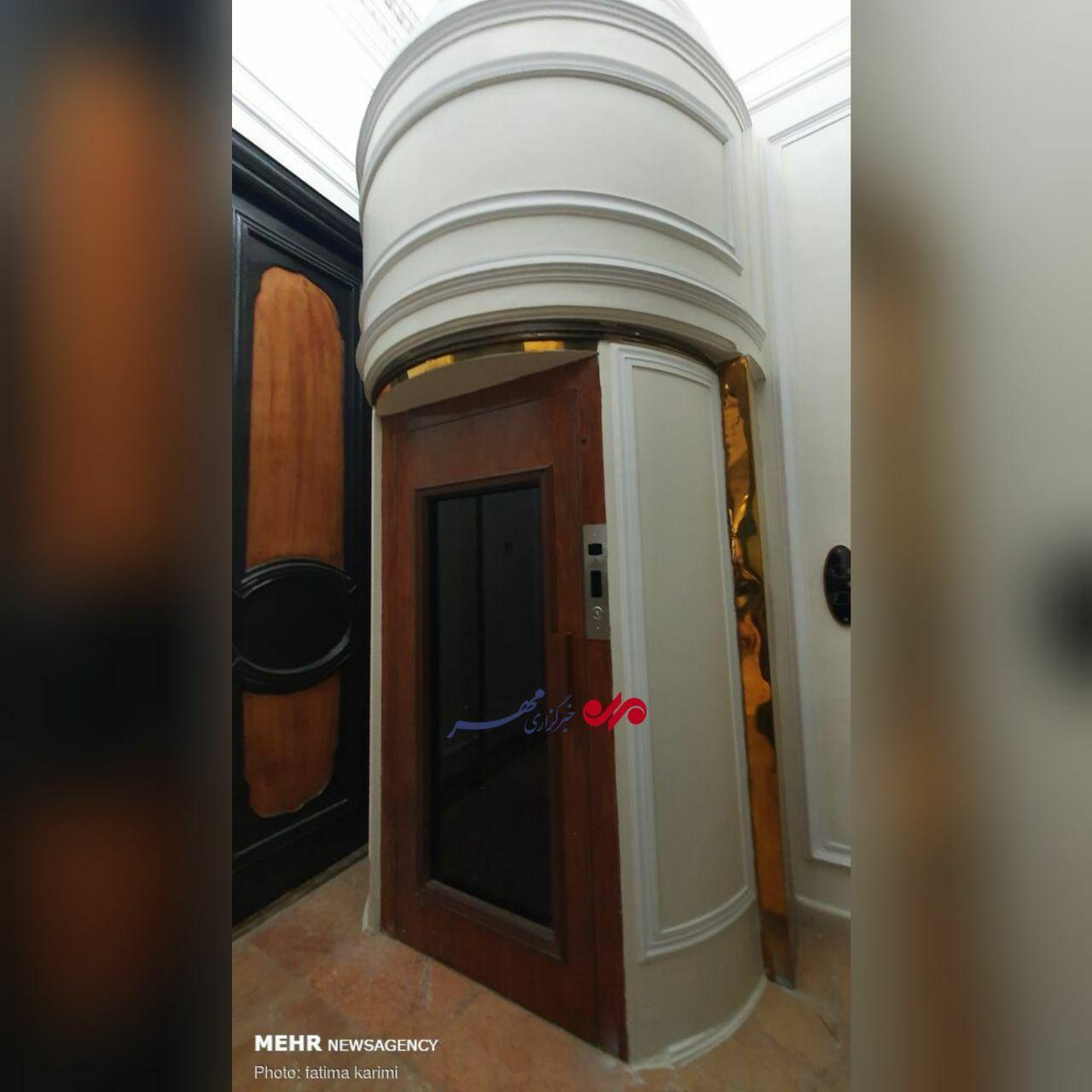 تصویری عجیب از آسانسور در کاخ مرمر