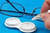 توصیه به استفاده از عینک بجای لنز تماسی در دوره شیوع کرونا