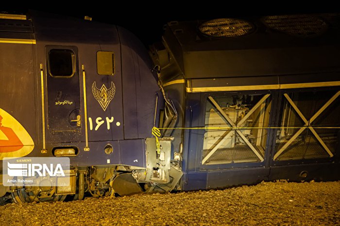 برخورد قطار مسافربری و باری در تاکستان