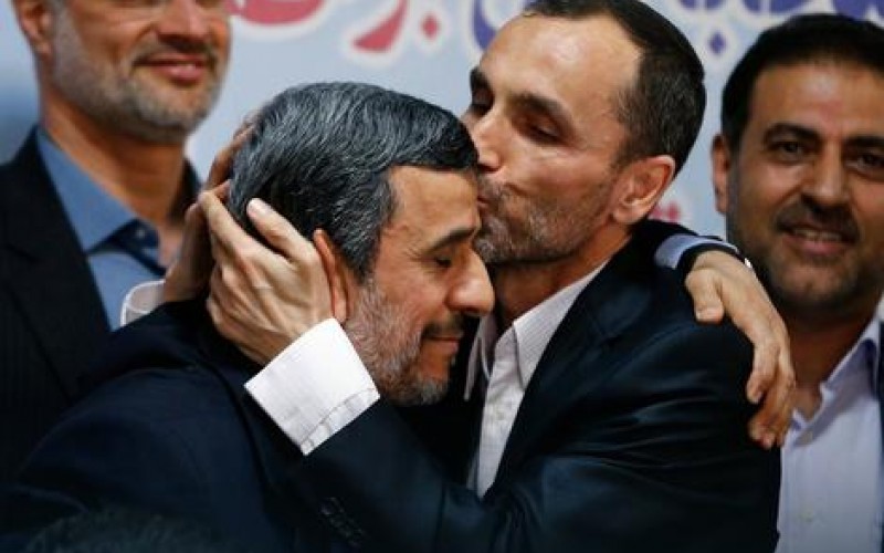 کنایه احمدی نژاد از خرید جزیره، روحانی است کنایه احمدی نژاد از خرید جزیره، روحانی است