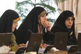 زنان برای ورود به عرصه سیاست با موانع جدی روبرو هستند زنان برای ورود به عرصه سیاست با موانع جدی روبرو هستند
