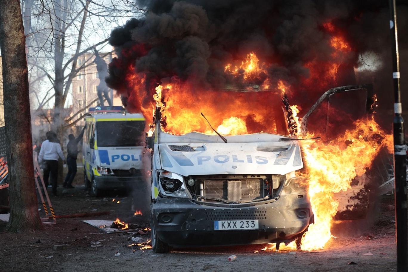 بالاگرفتن درگیری‌ها بین پلیس و معترضین به قرآن سوزی در سوئد