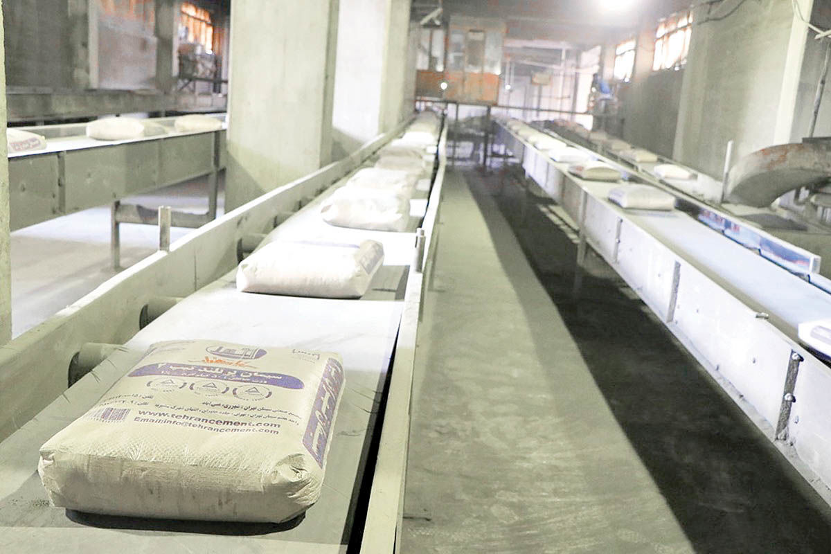خط تولید کارخانه‌های سیمان خاک می‌خورد، قیمت غیر منطقی سیمان در ایران