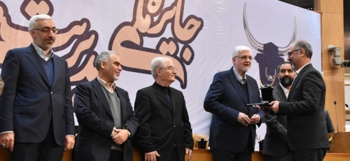 کسب تندیس زرین سیزدهمین دوره جایزه مالی ایران توسط بانک پاسارگاد