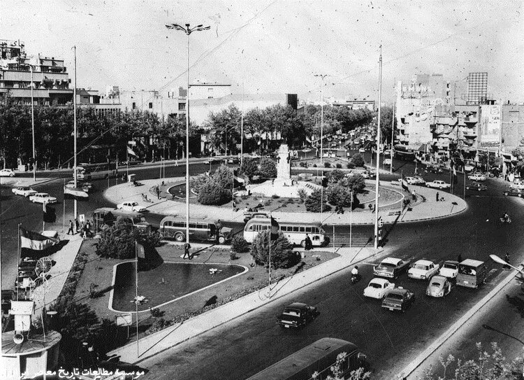 ۱۰ میدان تاریخی تهران
