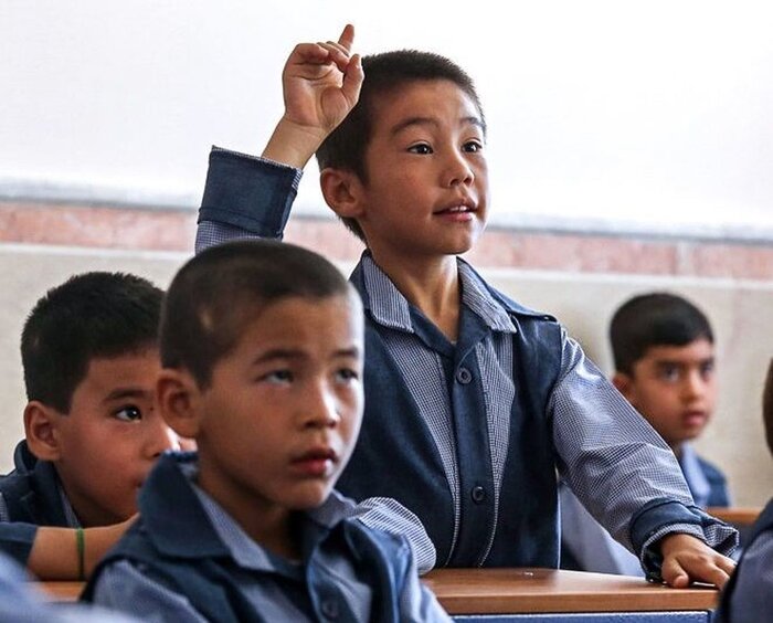 دانش آموزان افغانستانی اسیر ضعف مدیریت آموزش و پرورش برای ثبت نام در مدارس ایران