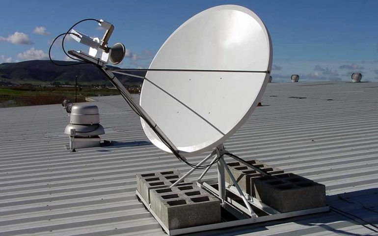 آیا امکان استفاده قانونی از اینترنت ماهواره‌ای در ایران وجود دارد؟