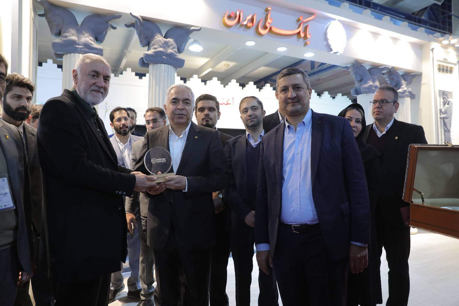 استاندار تهران: بانک ملی ایران در توسعه اقتصادی کشور نقش بسزایی دارد