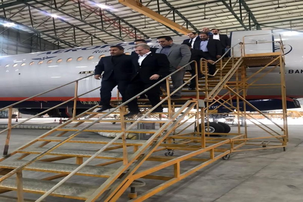بازدید وزیر حمل و نقل روسیه از یک مرکز تعمیر و نگهداری هواپیما در ایران