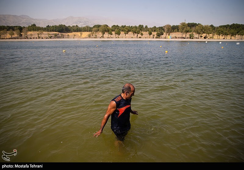 روایتی از شرایط اسفناک دریاچه مجموعه ورزشی آزادی+ به‌جای غرق‌شدن، در دریاچه قدم بزنید!