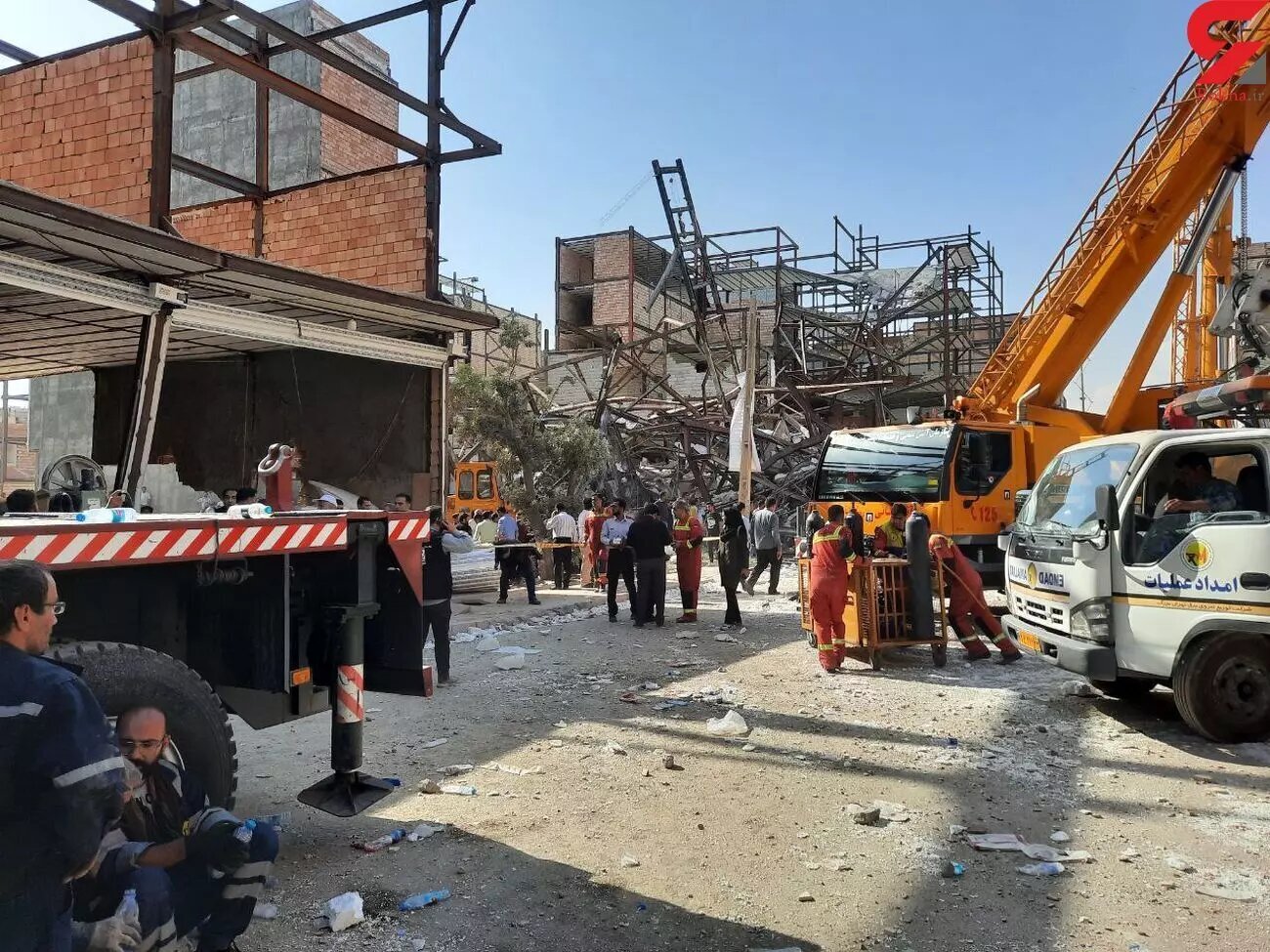 جزئیات سقوط همزمان چند ساختمان نیمه کاره در خلازیر تهران + شهردار منطقه 19 چه پاسخی دارد؟