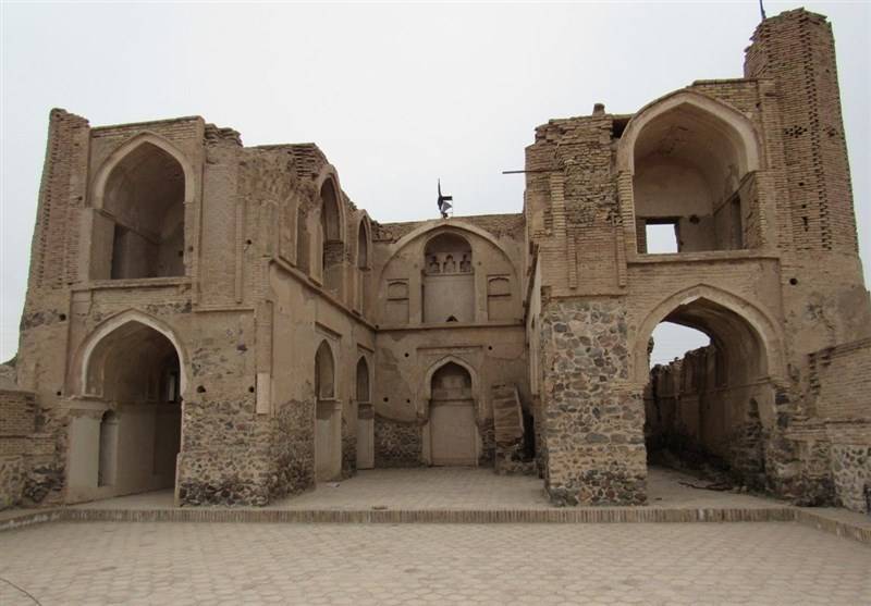 مسجد جامع افین در حال نابودی و بی خیالی میراث فرهنگی خراسان جنوبی