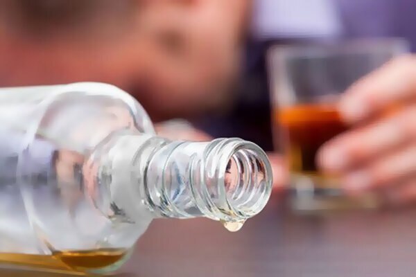 وضعیت مصرف مشروبات الکلی در ایران به بهانه مرگ و مسمومیت الکلی تعدادی از پزشکان
