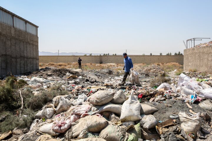 بازیافت غیراصولی پلاستیک از پسماند در شهر ری و آرزوی ایجاد مجتمع ۶۰ هکتاری برای ساماندهی بازیافت‌های غیرمجاز؟
