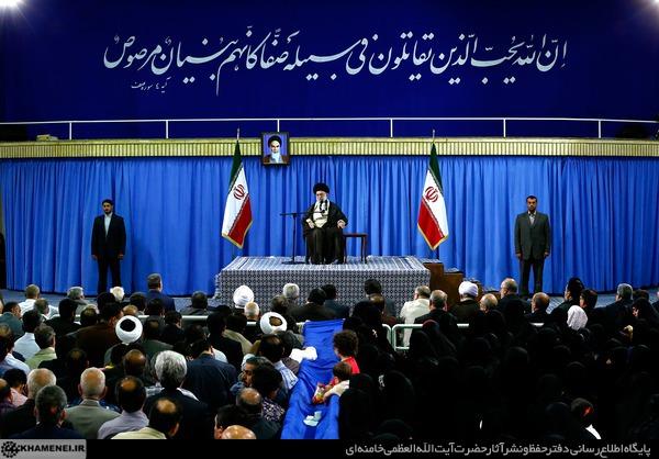 کسانی که چهره هیولایی آمریکا را با بزک رسانه‌ای می‌پوشانند، به ملت خیانت می‌کنند