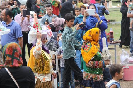 بوی روستا، طعم تمشک