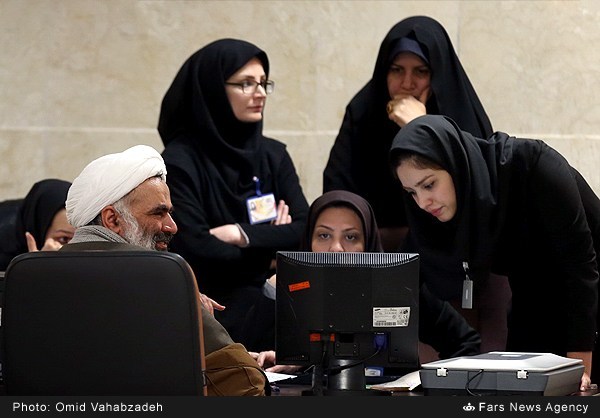 اولین روز ثبت‌نام داوطلبان انتخابات مجلس خبرگان***صفحه نخست – برگزیده ها