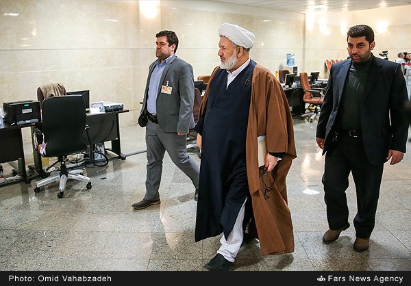 اولین روز ثبت‌نام داوطلبان انتخابات مجلس خبرگان***صفحه نخست – برگزیده ها
