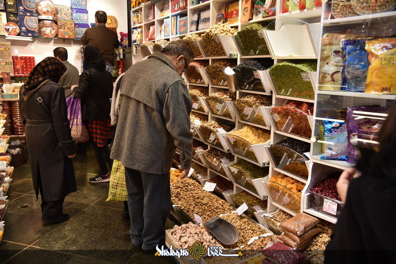 ۲ میلیون تومان؛ حداقل هزینه پوشاک شب عید یک خانواده: بررسی قدرت خرید مردم در بازار شب عید