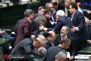 دلجویی نماینده خرمشهر از ظریف