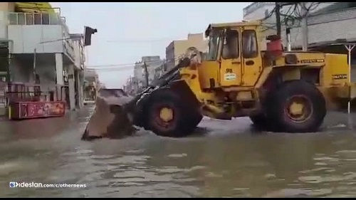 جمع آوری آب های سطحی با لودر در اهواز