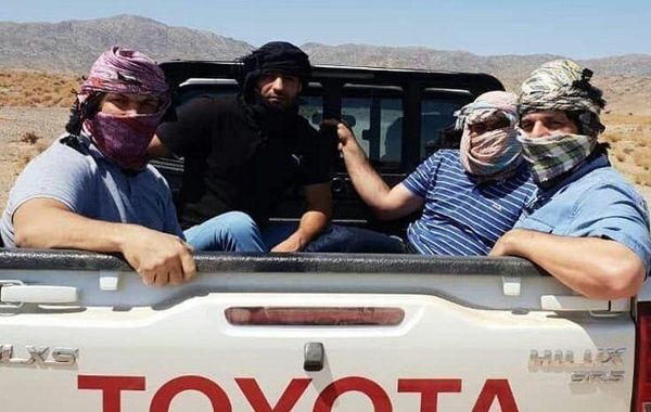 چهار قهرمان کشتی جهان در بین سیلزدگان