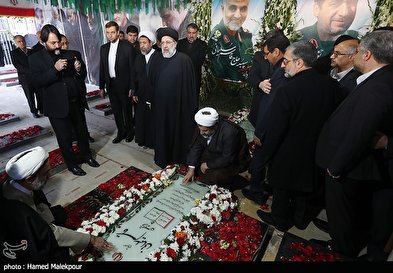 رئیسی به مقام حاج قاسم ادای احترام کرد