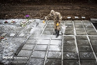 سربازان بی‌ادعای خانۀ آخر کرونا(عکس)