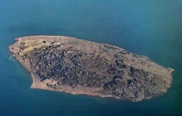 جزیره لارک مقصد گردشگران می‌شود