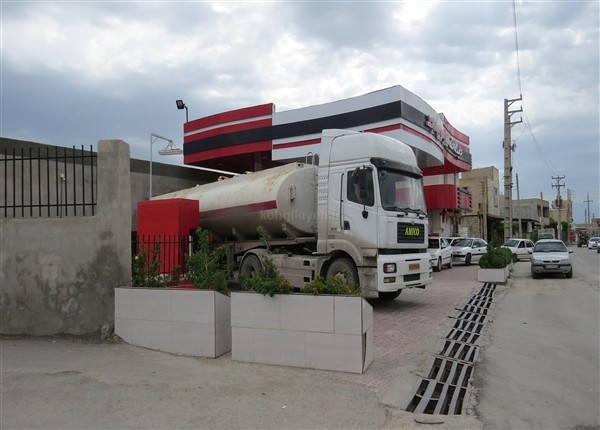 خطرهمسایگی جایگاه سوخت در دهدشت با منازل مسکونی+تصاویر