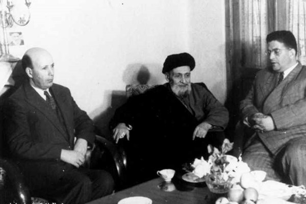 امام پای توده مردم را به تاریخ باز کرد