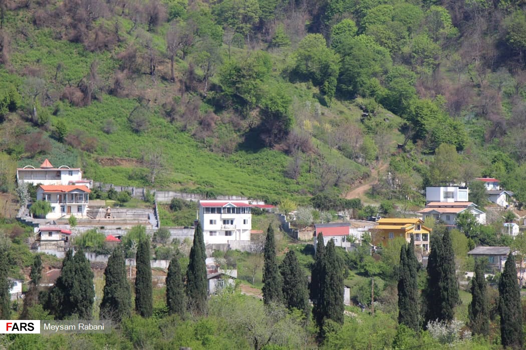 ساخت و سازهای عجیب در روستاهای آستارا