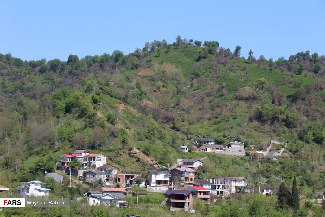 ساخت و سازهای عجیب در روستاهای آستارا