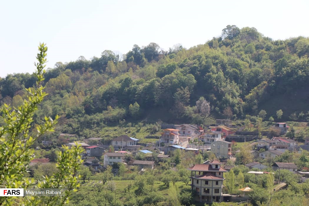 ساخت و سازهای عجیب در روستاهای آستارا