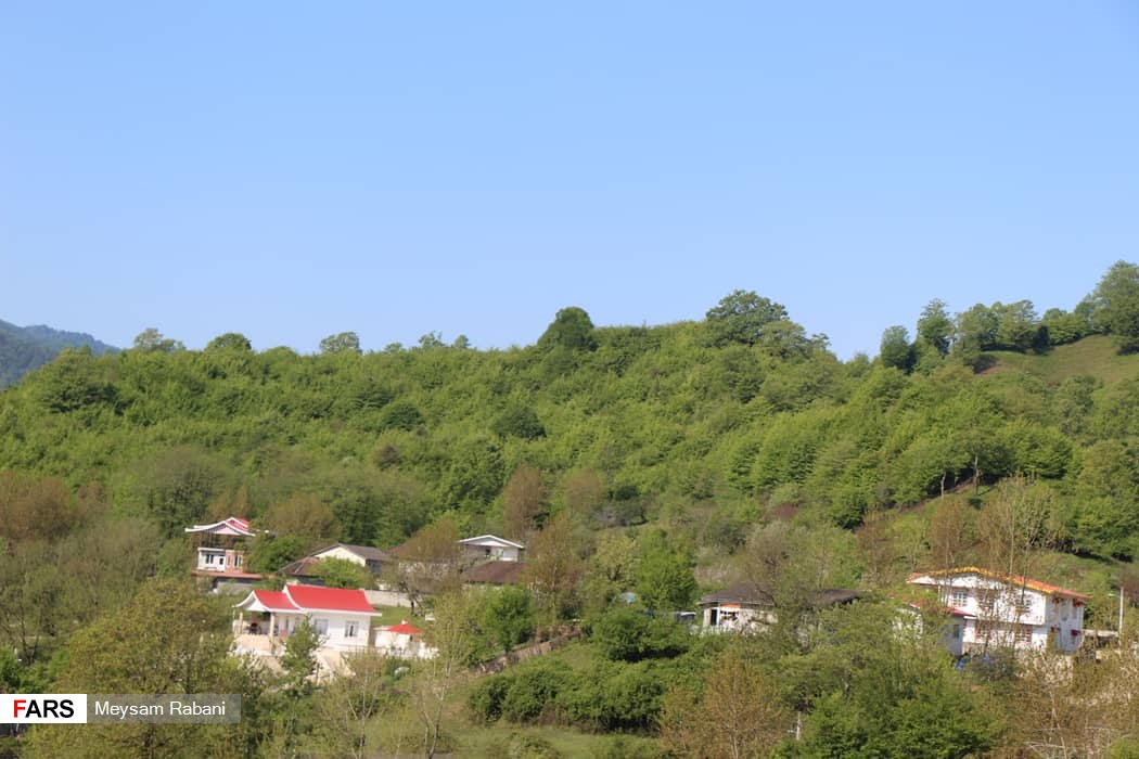 ساخت و سازهای عجیب در روستاهای آستارا